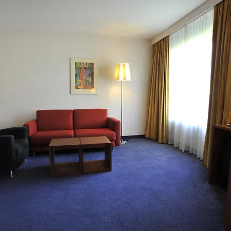 Hotel Golden Tulip Velp 4*