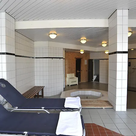 Hotel Golden Tulip Velp 4*